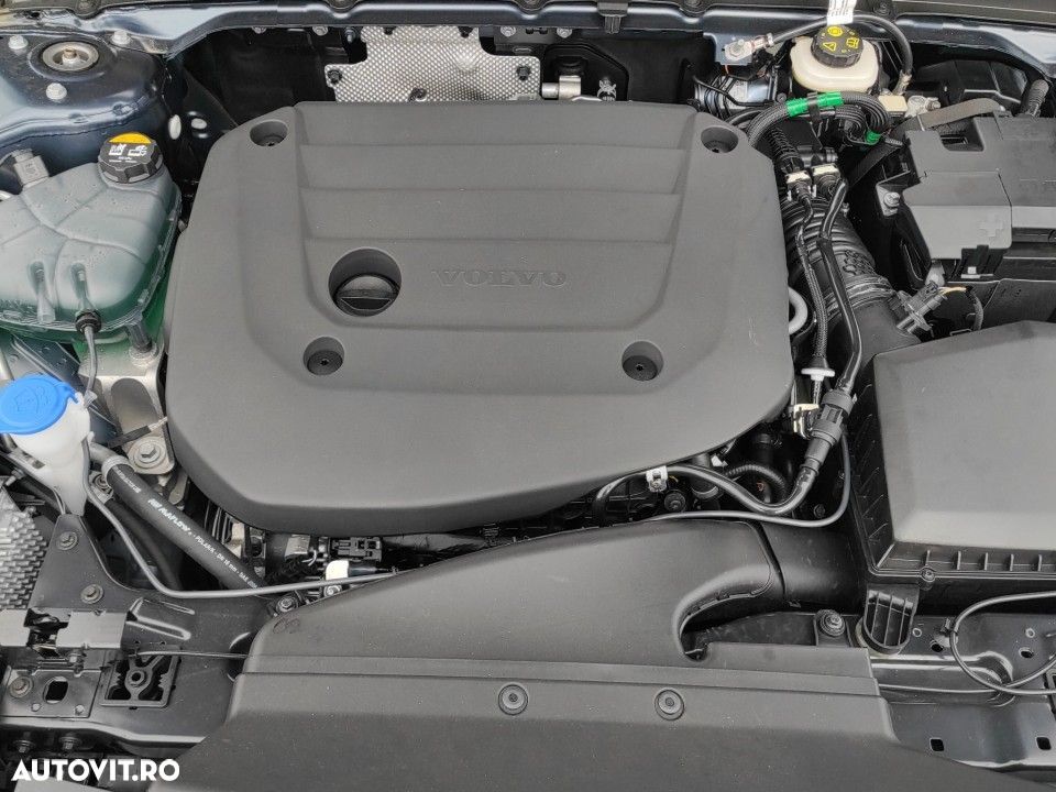 VOLVO XC40 2025 — imagine 19