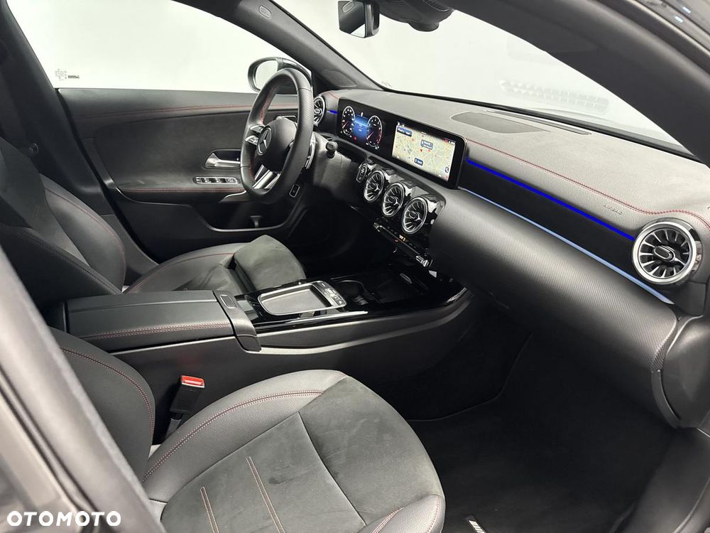 Mercedes-Benz CLA 200 AMG Line 7G-DCT - 27