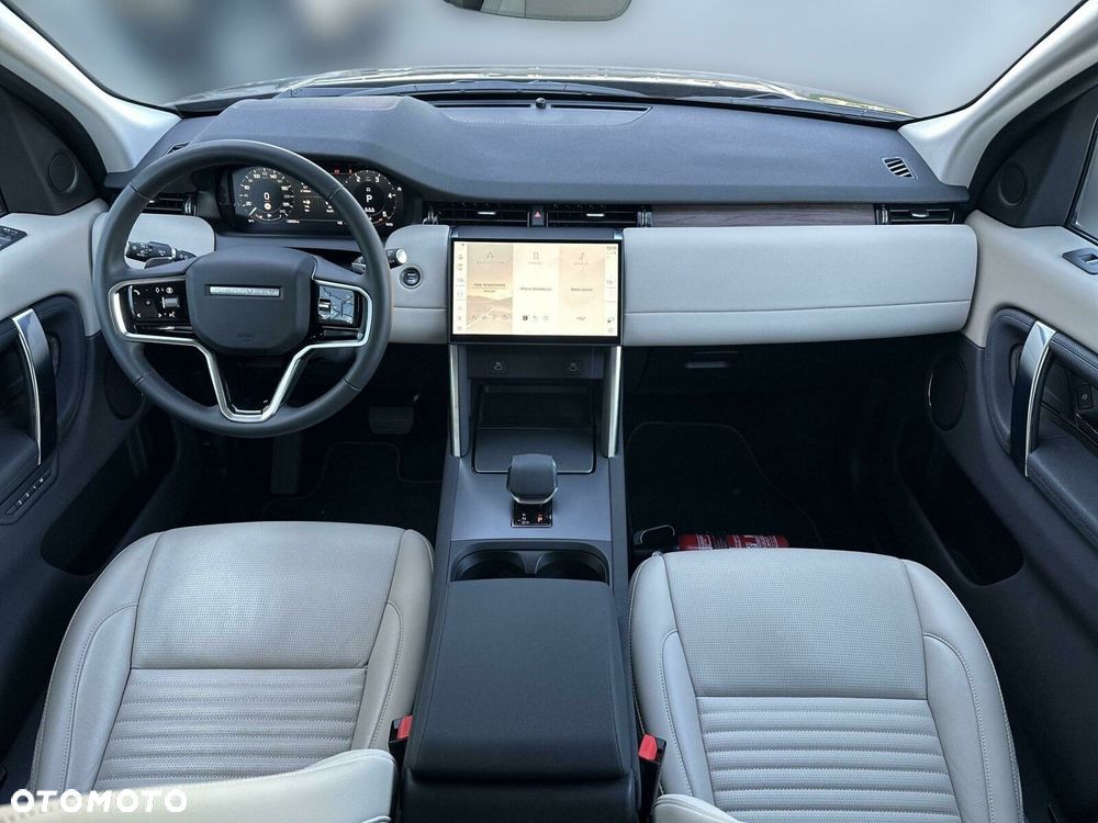 Land Rover Discovery Sport - 11