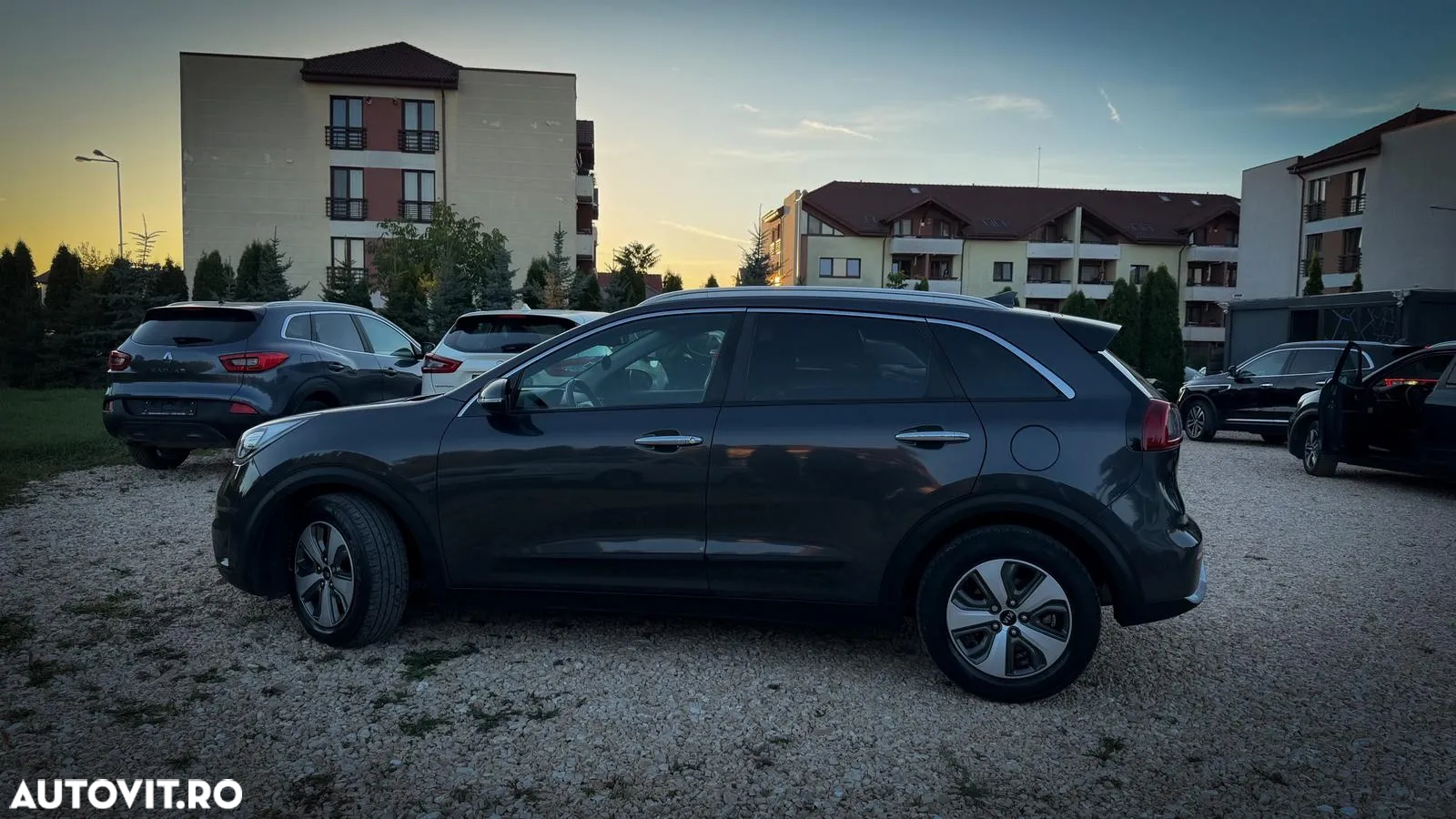 Kia Niro 1.6 GDI 2WD Aut. Vision - 6