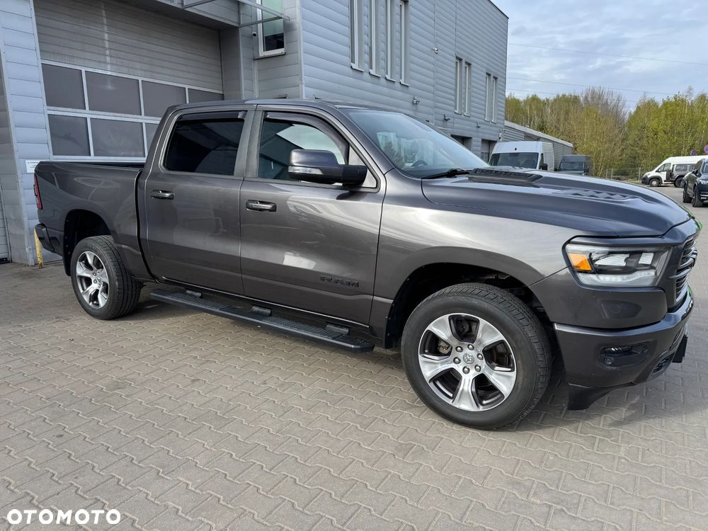 RAM 1500 5.7 Crew Cab Laramie - 2