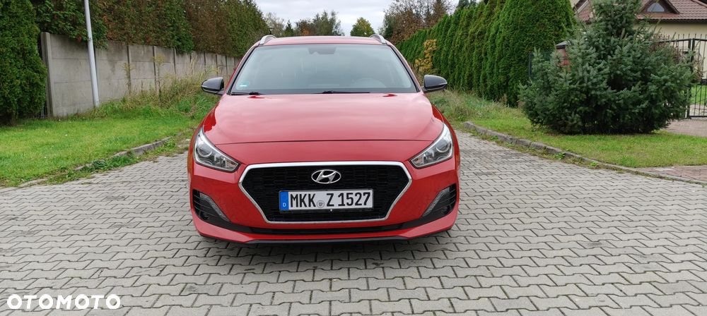 Hyundai i30 Fastback 1.6 CRDI Premium DCT - 3