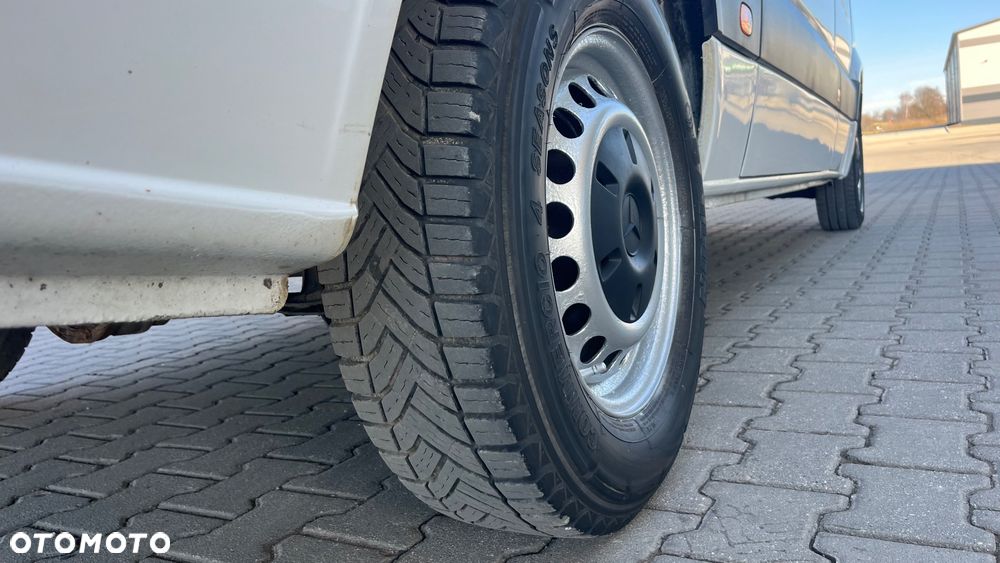 Mercedes-Benz Sprinter - 17