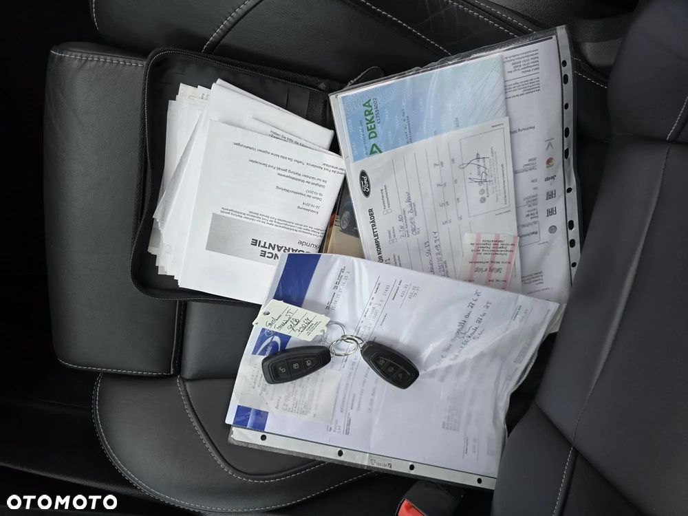 Ford Focus 2.0 EcoBoost ST mit Leder-Sport-Paket - 17