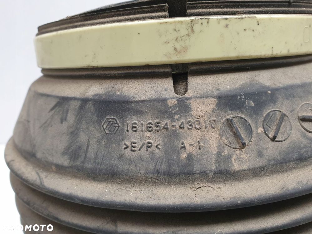 Land Cruiser 150 PRAWA PODUSZKA ZAWIESZENIA Miech - 4