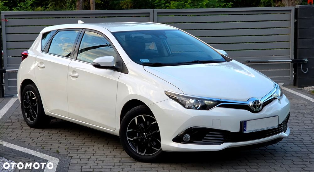 Toyota Auris 1.6 Premium - 18