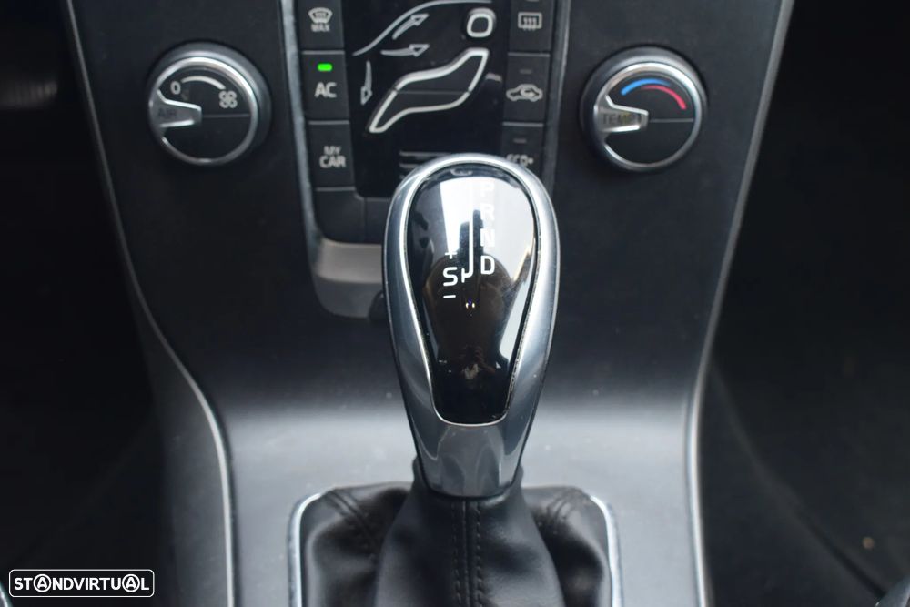Volvo V40 1.5 T3 Sport Edition Geartronic - 9