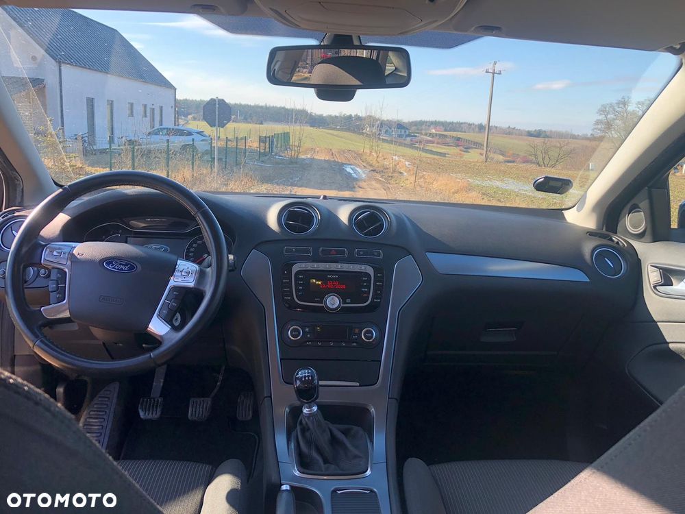 Ford Mondeo 1.6 T Ghia - 18