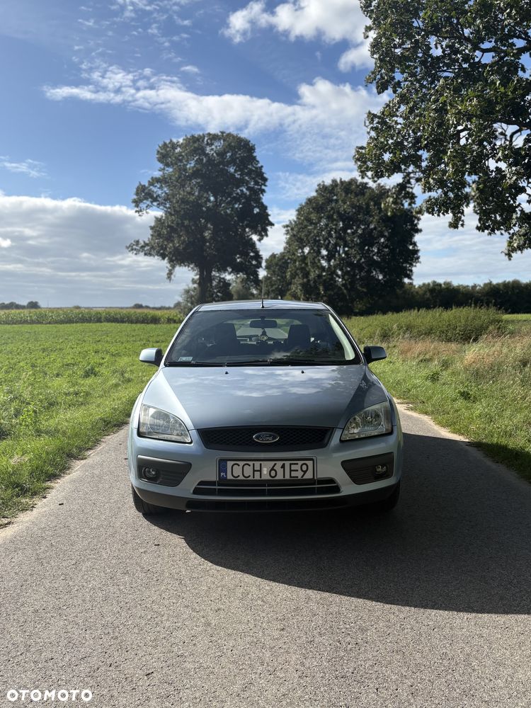 Ford Focus 1.6 Ambiente - 2