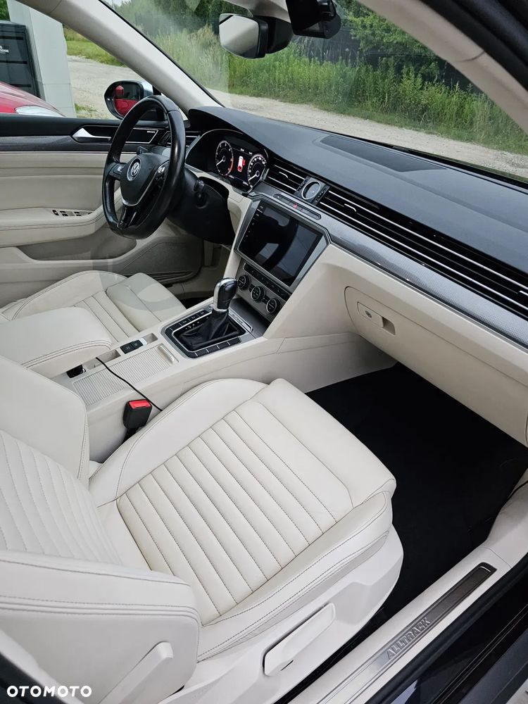 Volkswagen Passat Alltrack - 10