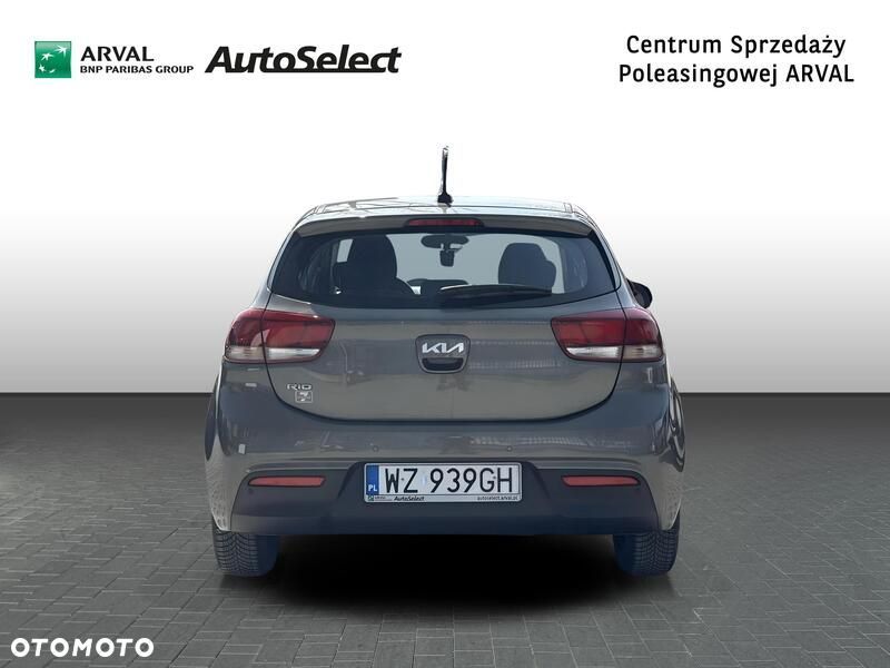 Kia Rio - 5