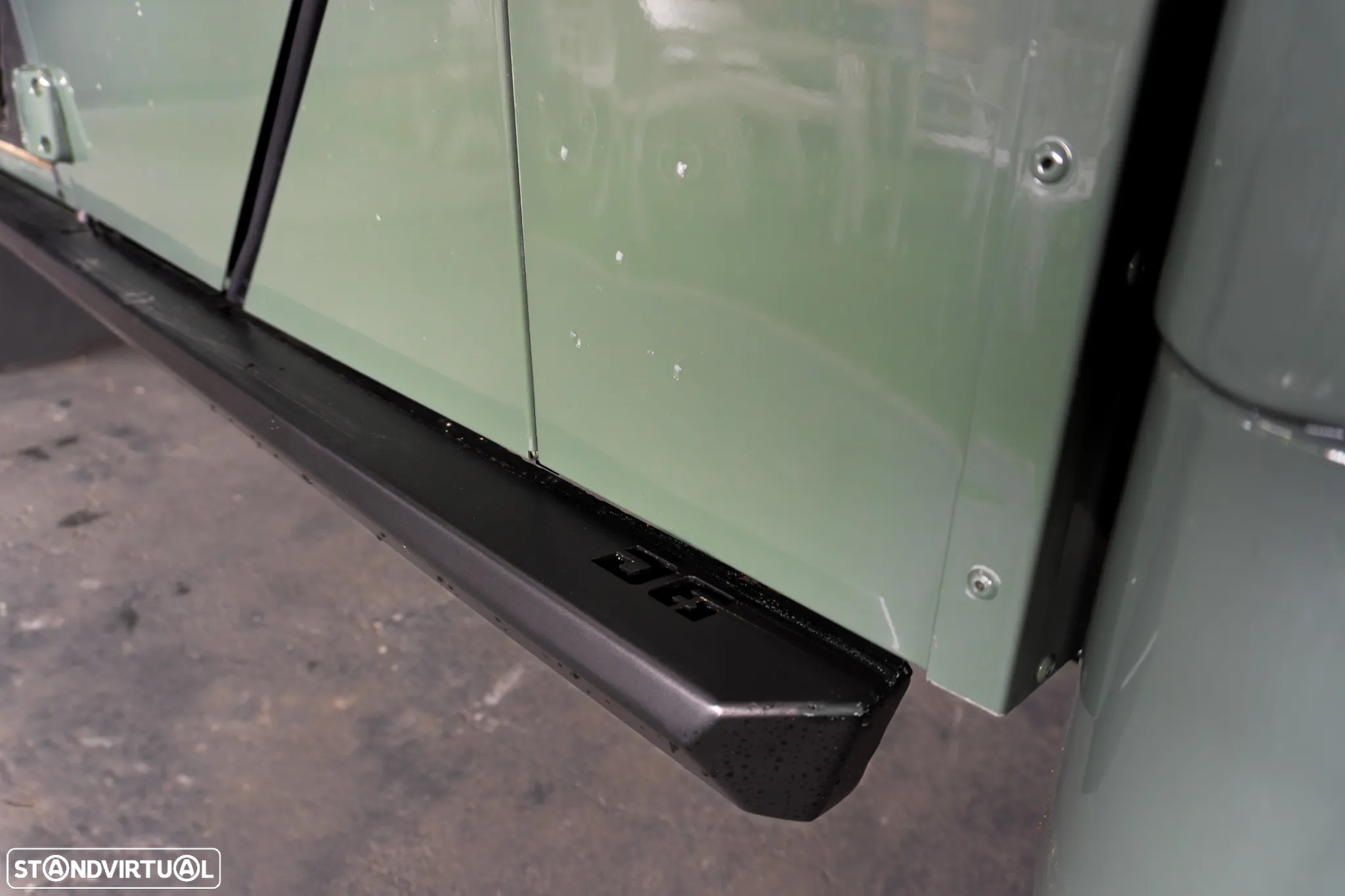 Land Rover Defender 130 CC 2.4 CRD E - 11