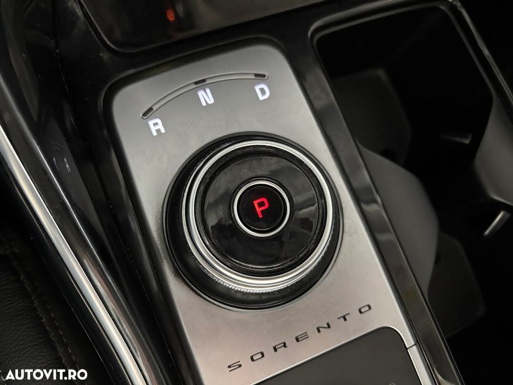 Kia Sorento 1.6 T-GDI HEV 6AT 4x4 7P Design+ - 33