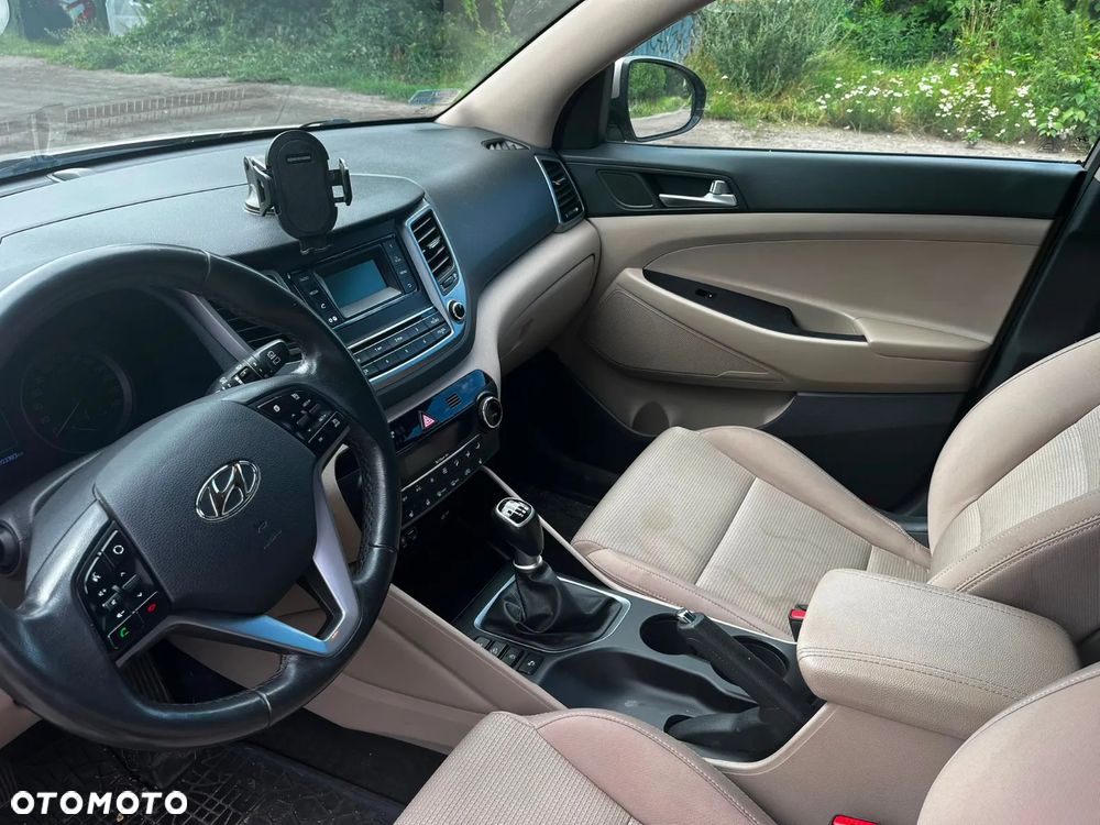 Hyundai Tucson 1.7 CRDI BlueDrive Style 2WD - 9