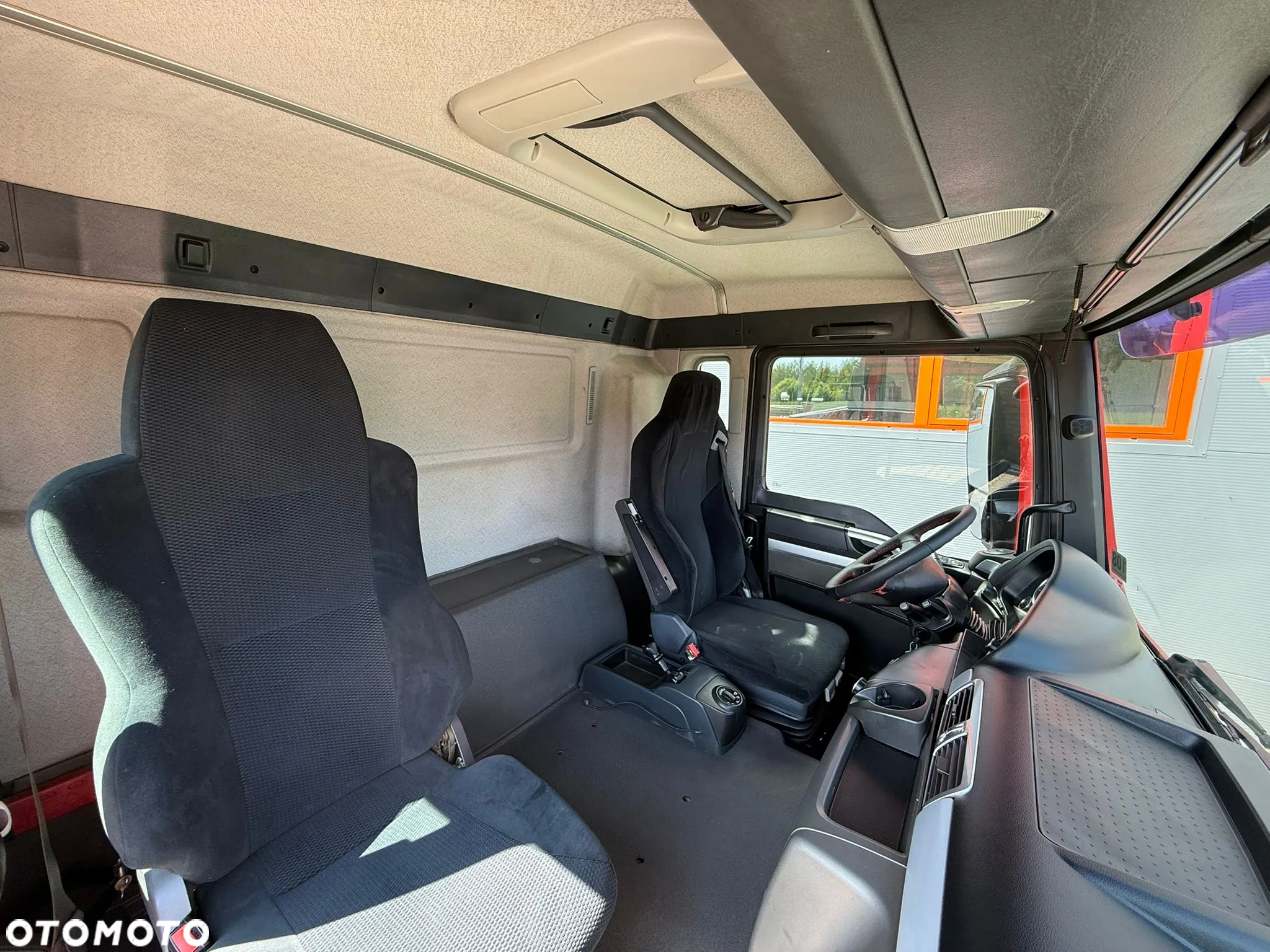 MAN TGS TGX E5 26.320  / skrzynia / platforma / oś skrętna - 30