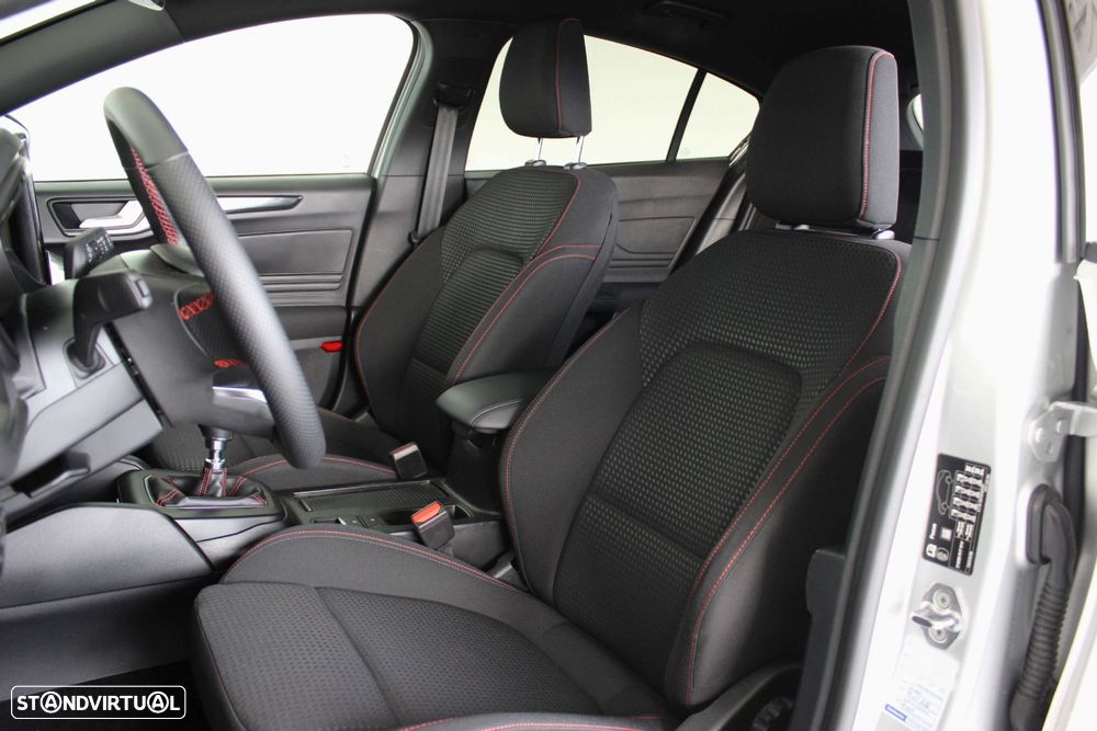 Ford Focus 1.0 EcoBoost MHEV ST-Line - 33