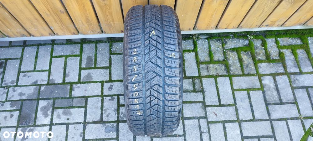 OPONA ZIMOWA 225/50R17 98V PIRELLI SOTTOZERO 3 (3520) ZIMA 7 mm 1 SZTUKA - 1