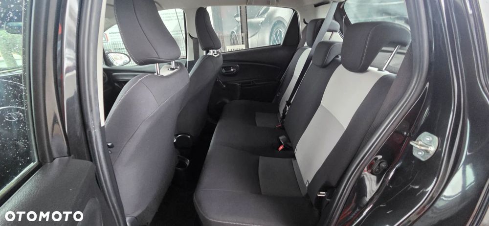 Toyota Yaris Hybrid 100 Terra - 31