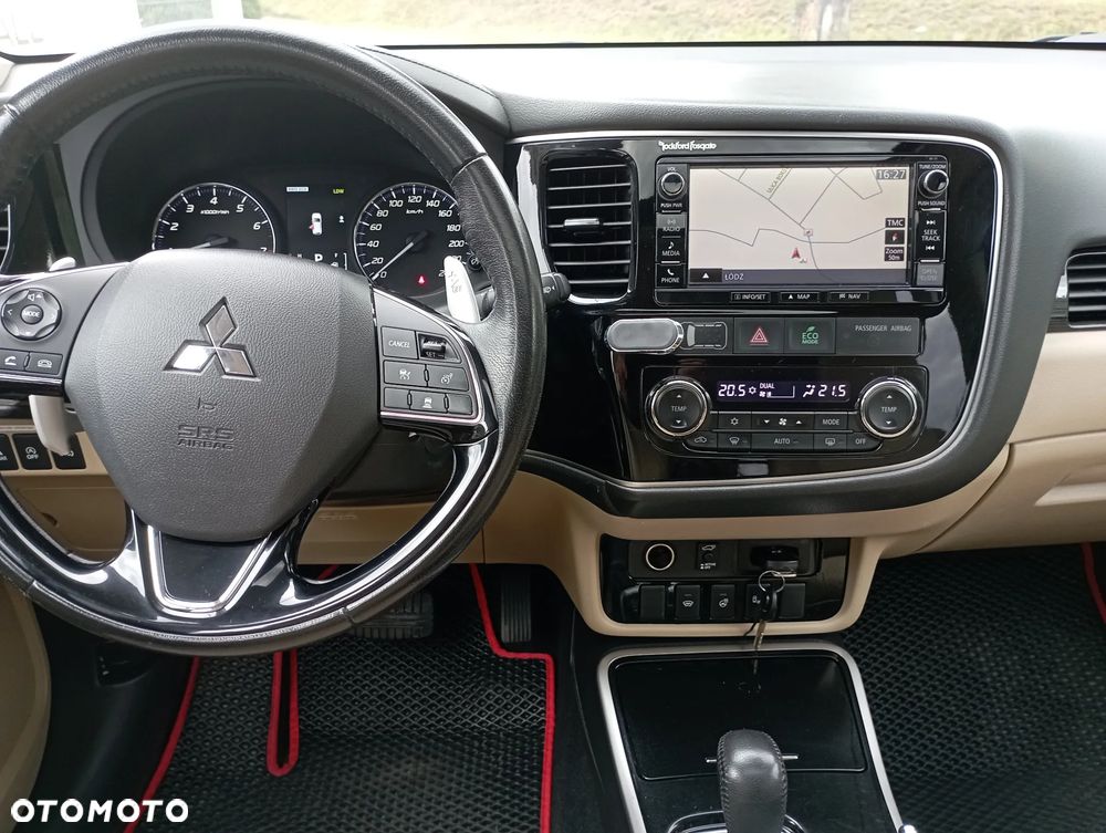Mitsubishi Outlander 2.0 Instyle Navi 4WD CVT - 7