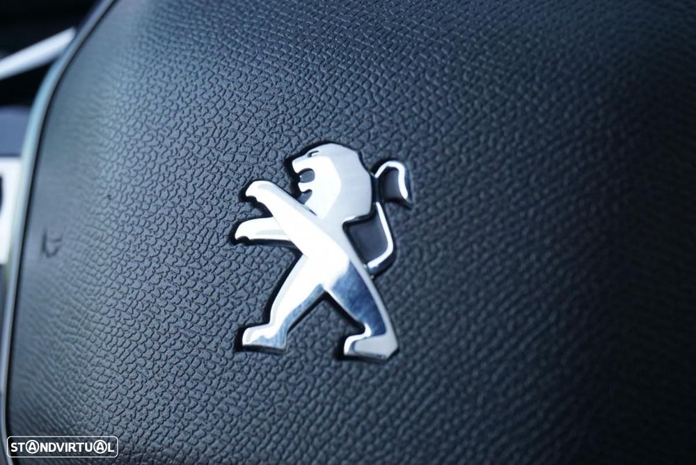 Peugeot e-2008 50 kWh Allure Pack - 27