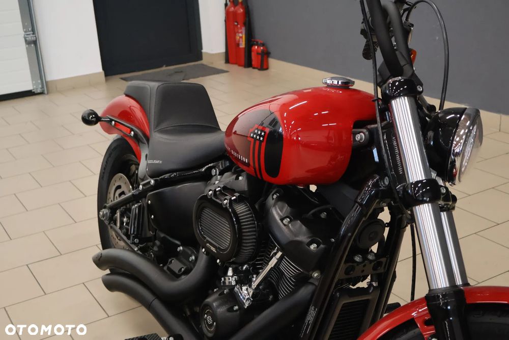 Harley-Davidson Dyna Street Bob - 1