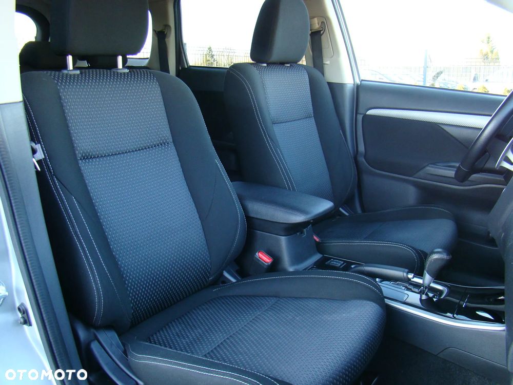 Mitsubishi Outlander 2.0 2WD CVT Diamant - 21