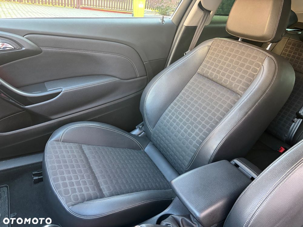 Opel Astra 1.4 Turbo - 21