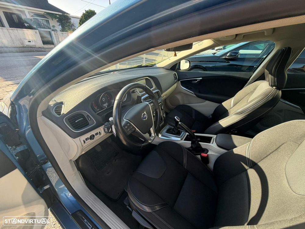 Volvo V40 1.6 D2 Momentum Eco - 7