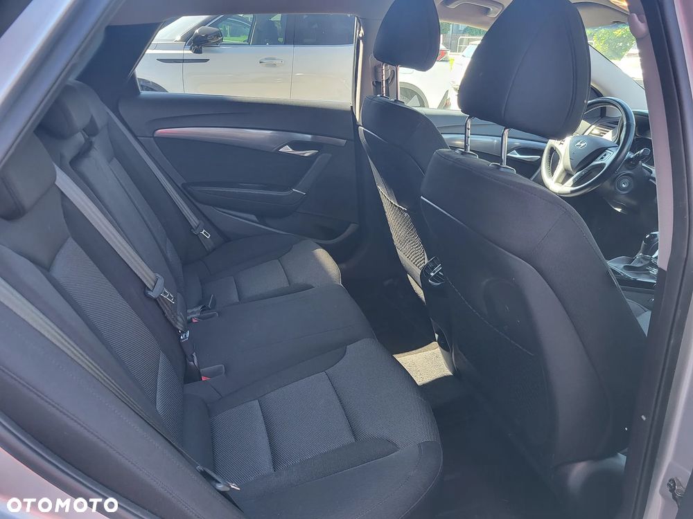 Hyundai i40 1.6 CRDi Comfort DCT - 11