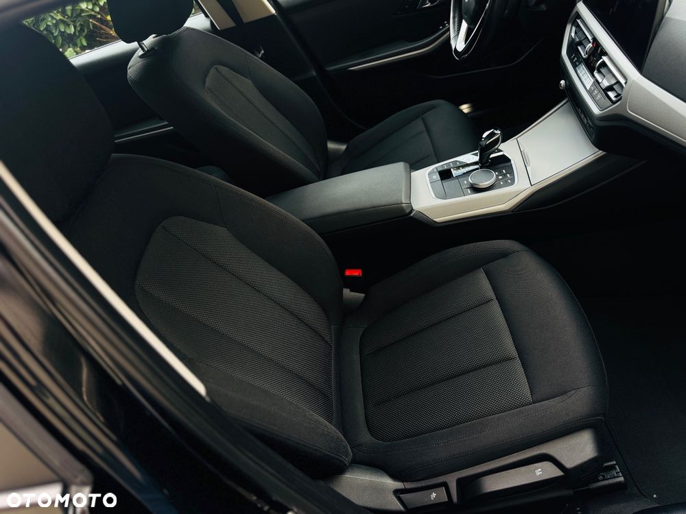 BMW Seria 3 320d Touring Advantage - 7
