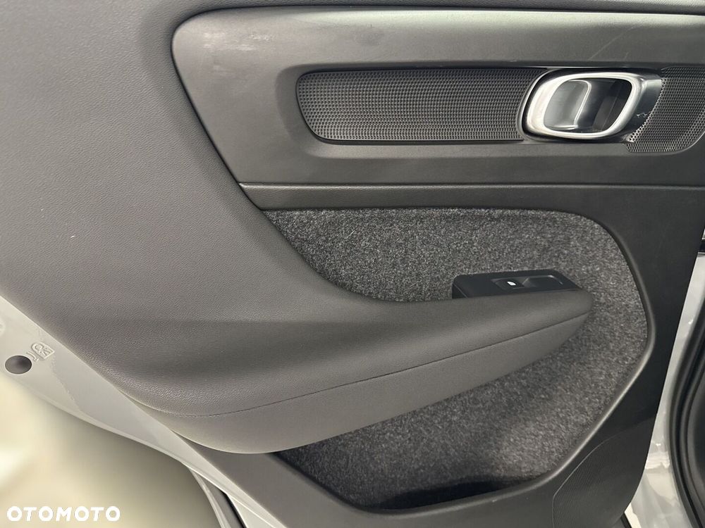 Volvo XC 40 B3 Core - 13