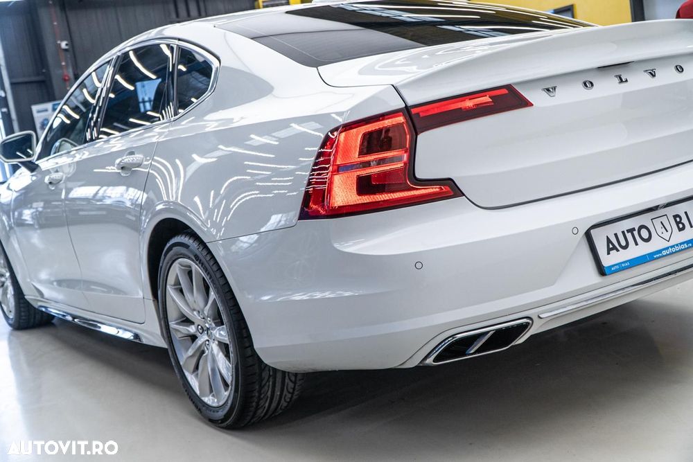 Volvo S90 D4 Geartronic Momentum Pro - 32