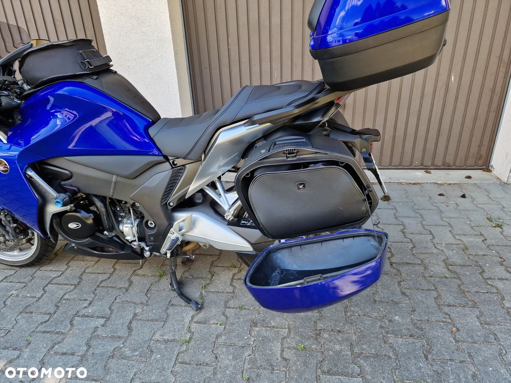 Honda VFR - 9