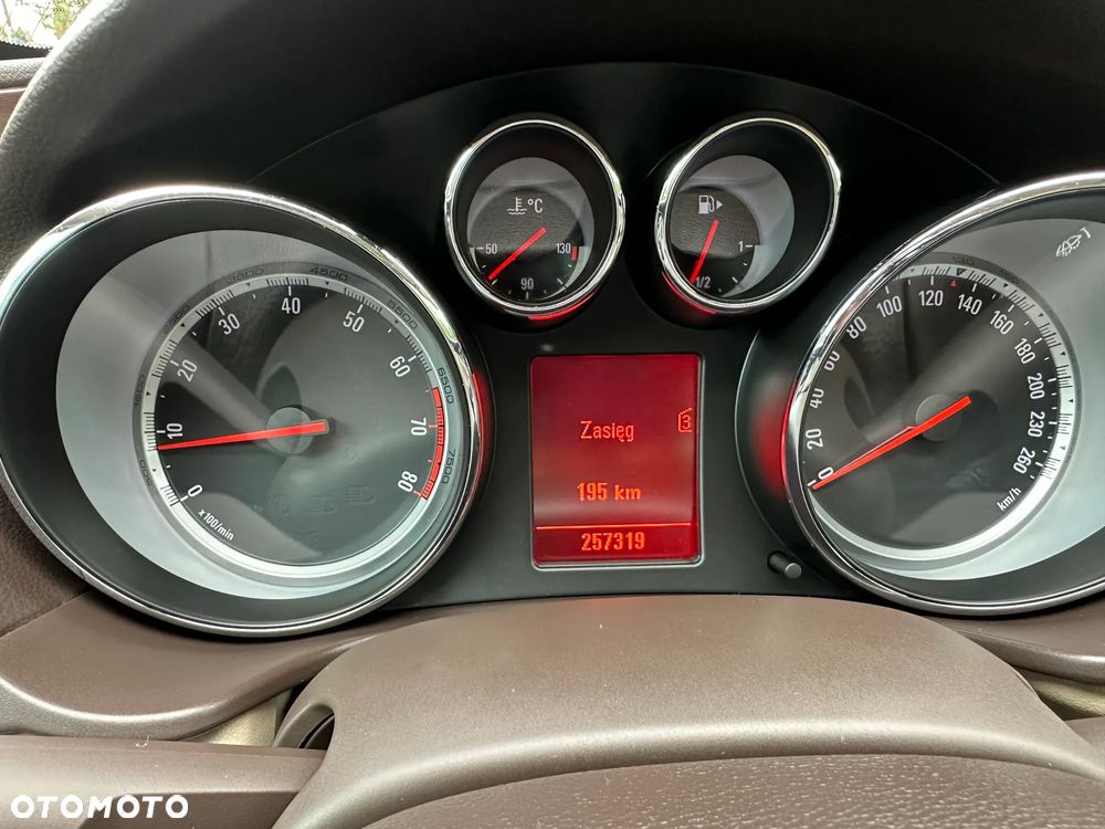 Opel Insignia - 17