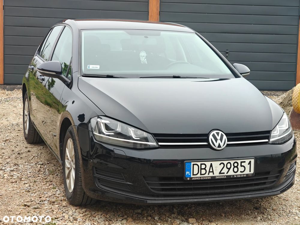 Volkswagen Golf - 1