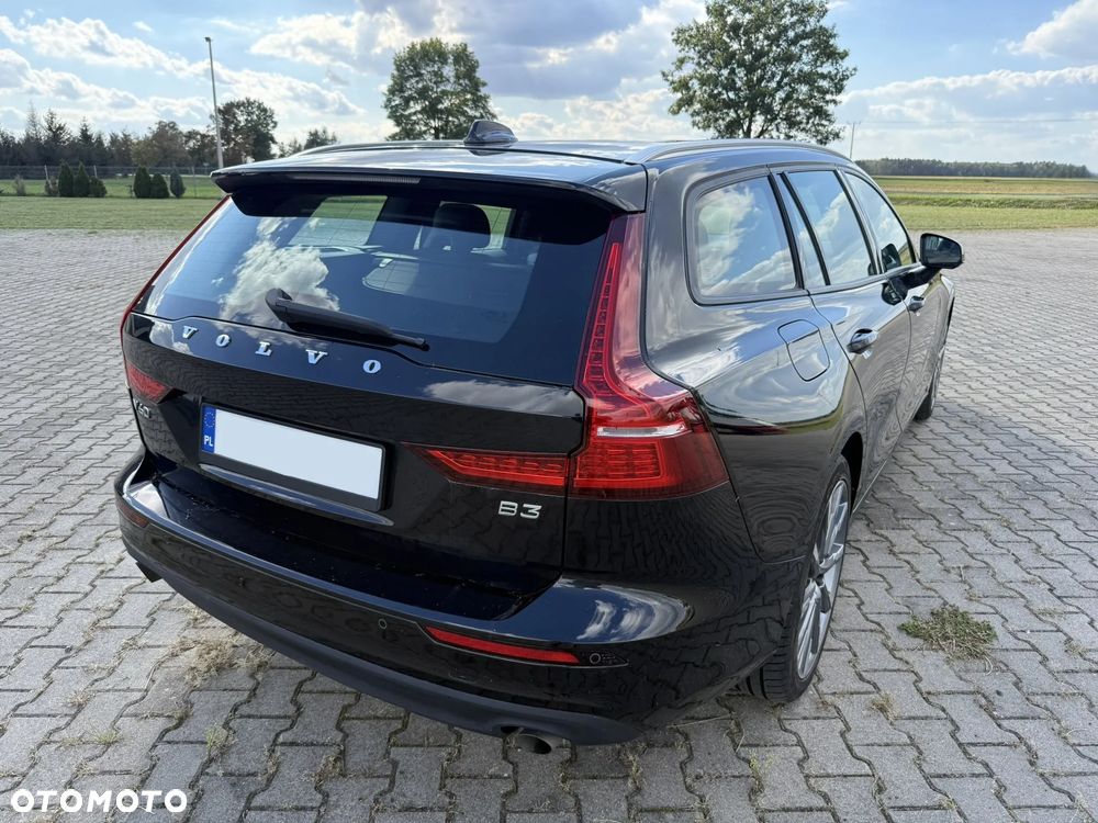 Volvo V60 2022 photo 3