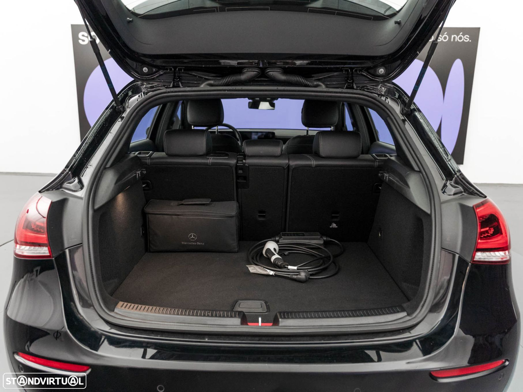 Mercedes-Benz A 250 e Style Plus - 12