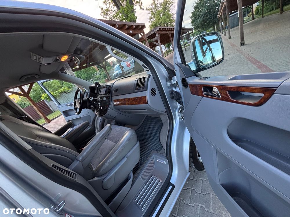 Volkswagen Multivan - 13