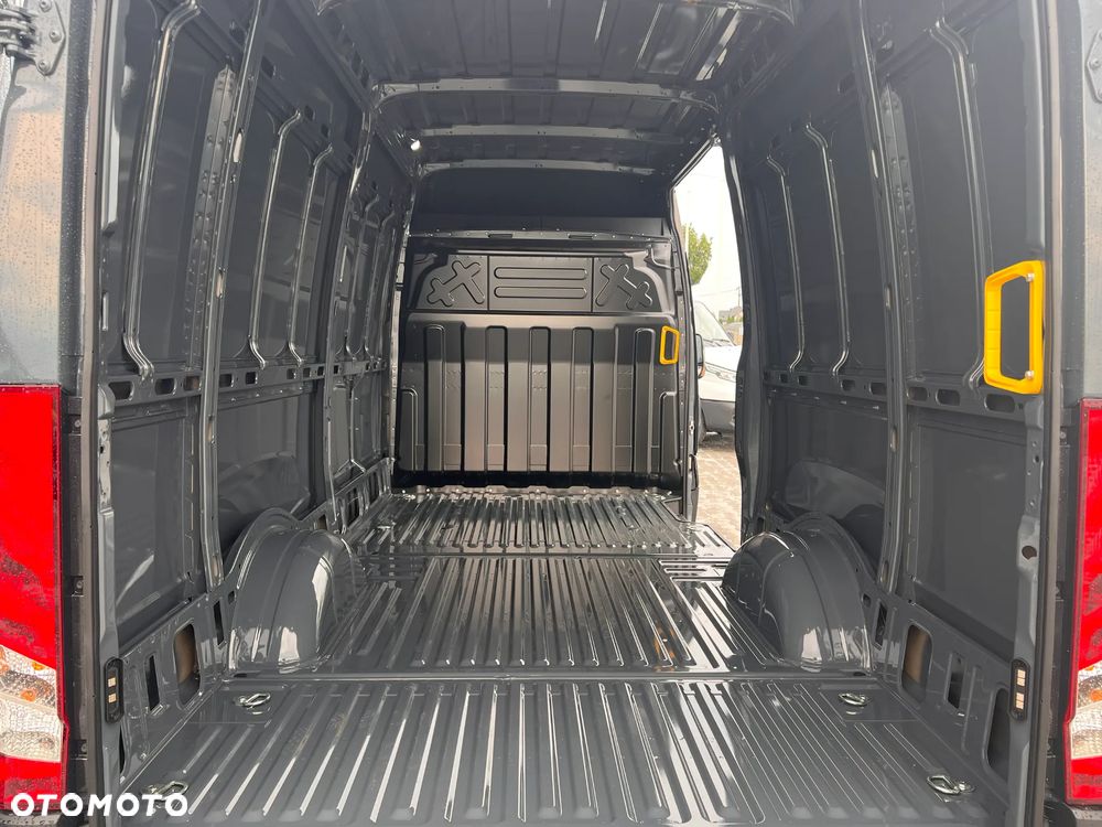 Iveco HIT CENOWY,DOSTĘPNY OD RĘKI,kubatura 12m3 - 13