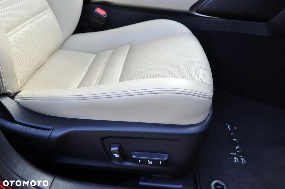 Lexus IS 200t Prestige - 34