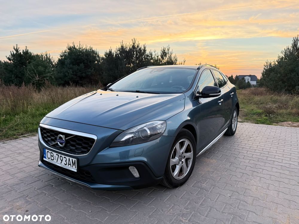 Volvo V40 Cross Country - 1