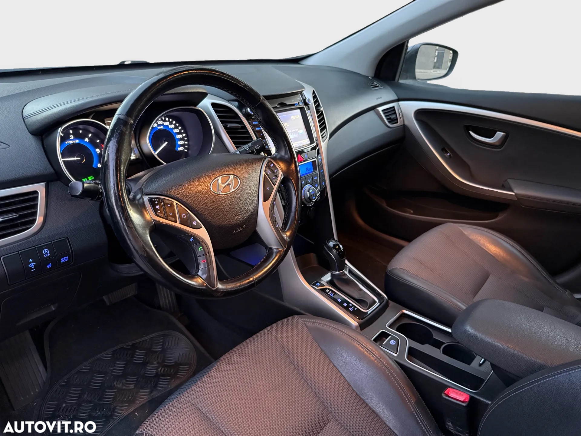 Hyundai i30 blue Kombi 1.6 CRDi DCT Premium - 7