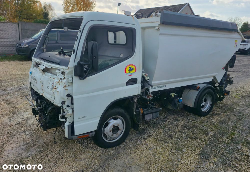 Mitsubishi CANTER FUSO - 14
