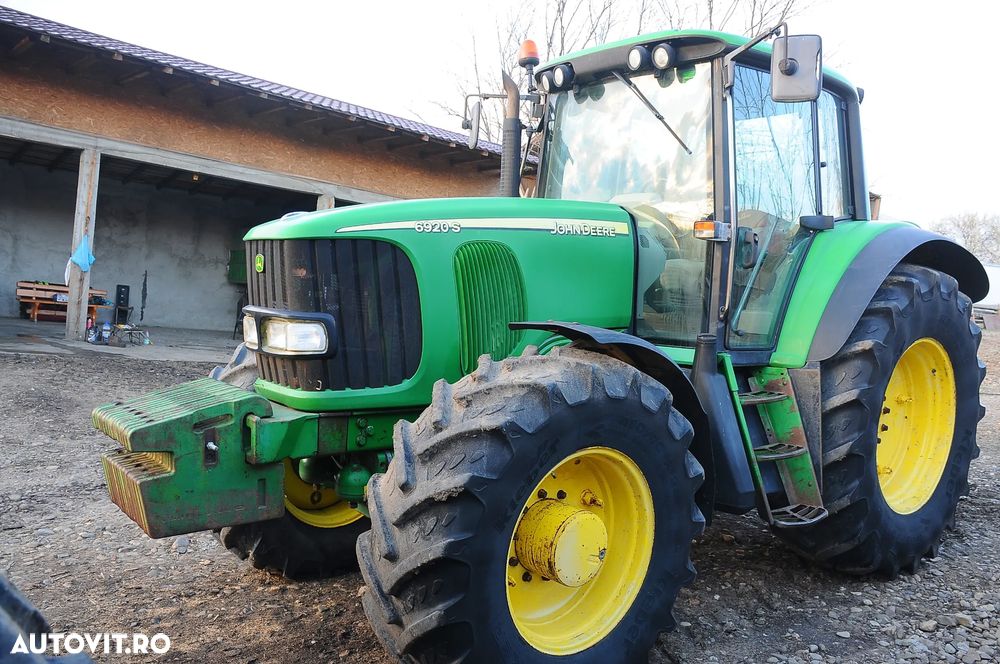 John Deere Tractor JD 6920S - 2