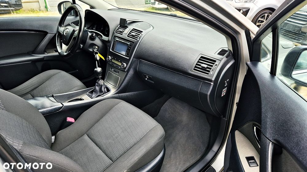 Toyota Avensis 2.0 Sol plus NAVI - 36