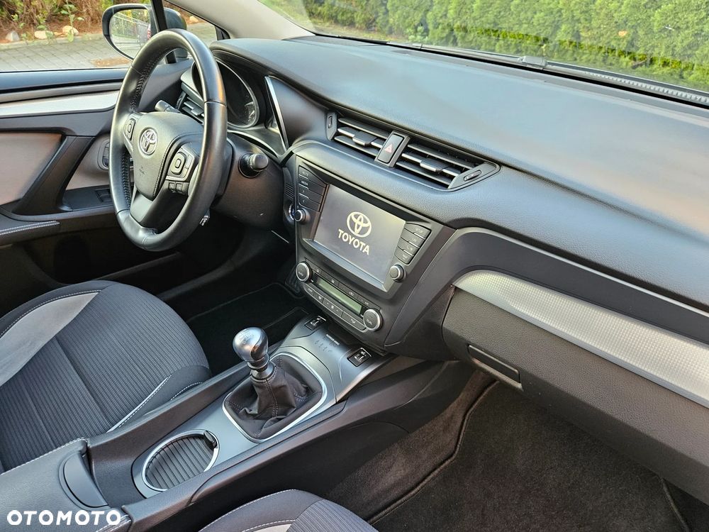 Toyota Avensis - 21