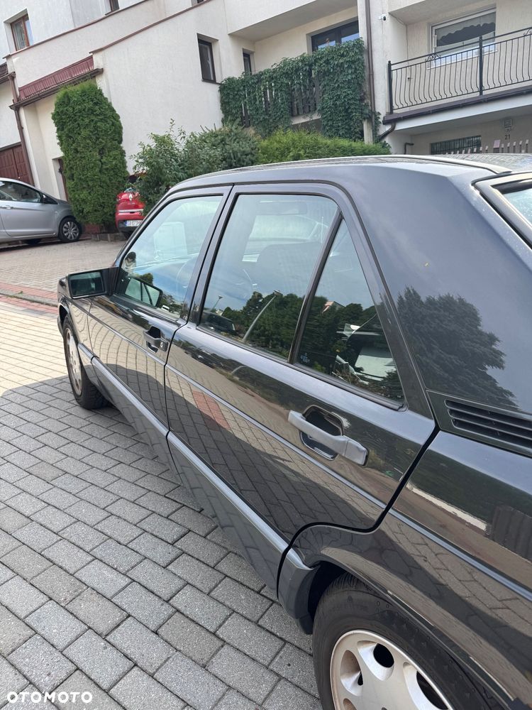 Mercedes-Benz W201 (190) - 16