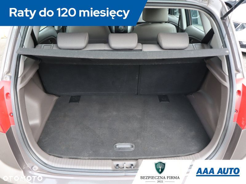 Kia Venga - 16