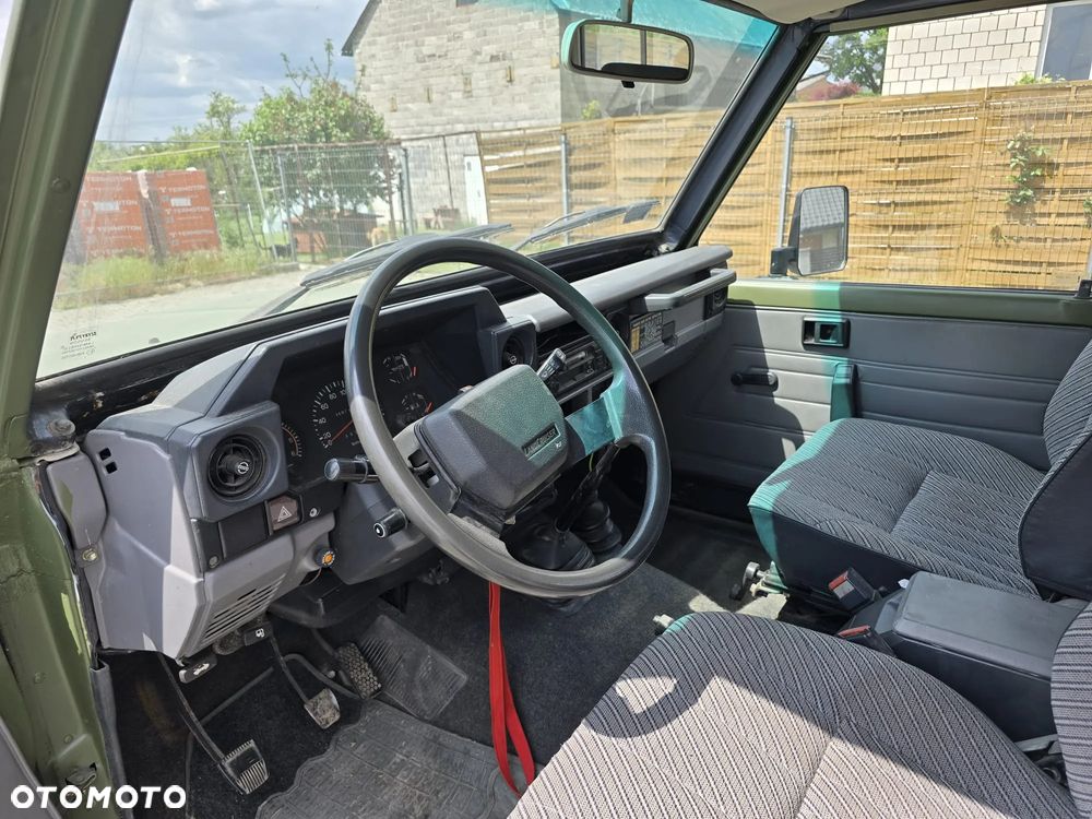 Toyota Land Cruiser - 4