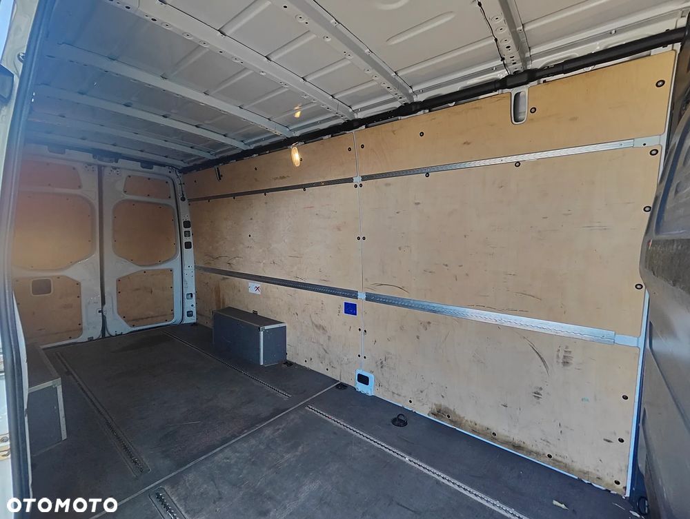 Mercedes-Benz SPRINTER 907 - 23